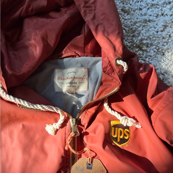 Original weatherproof, vintage NWT burgundy and red windbreaker UPS jack… - Picture 7 of 9